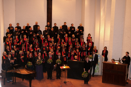 Foto von den Musikern und dem Chor