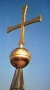 Foto: neu vergoldetes Kirchturmkreuz